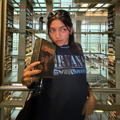 pay10lara's profile picture. cool girl