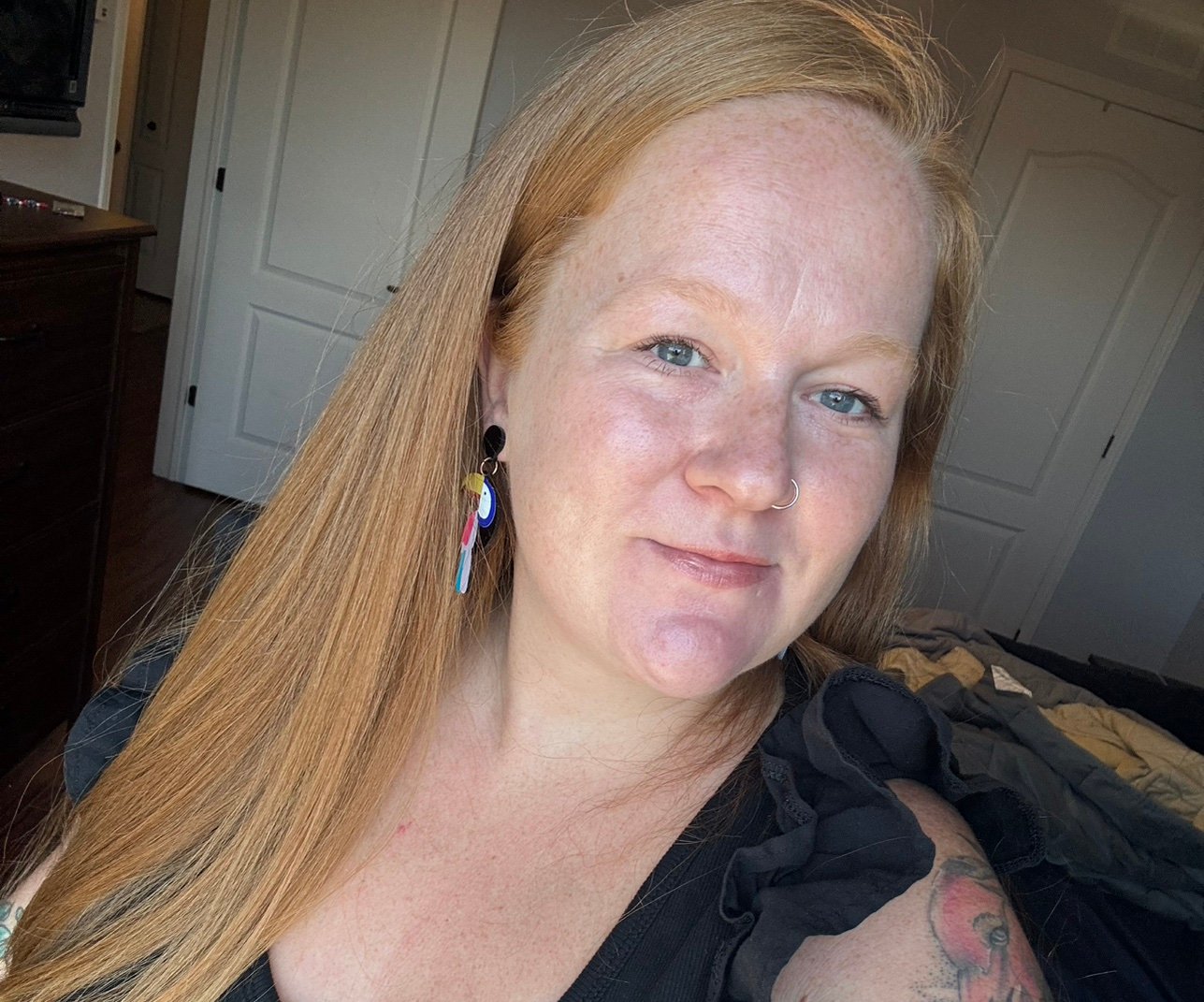 NurseJen88's profile picture. Wife. Nurse.
