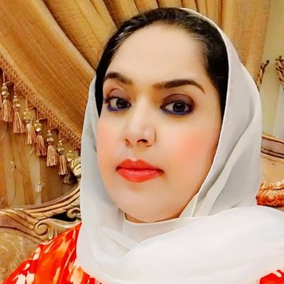 يعلمنا التكبير ألّا نحزن، كيف نشكوا علة واللهُ أكبر؟ اللهُ أكبر عندها الأحزان في الأعماق تصغر، كل قلب بعد كسر سوف يجبر.