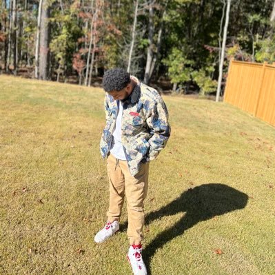 jayvonlew's profile picture. Finding my place 🌆🌌🌉.