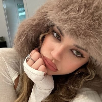 adoredzweig Profile Picture