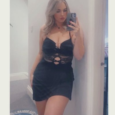 abigailkemples's profile picture. Two time Cosmopolitan Magazine Award Finalist 🦋