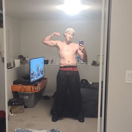 XRobanhood420X's profile picture. 