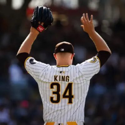 _KingIsKing's profile picture. Main @WeavsIsKing