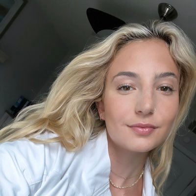 HunterAmber2004's profile picture. I’m single never been married looking for a serious relationship 🙂