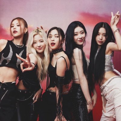 itzybubbles's profile picture. 있지 한국어 버블 업데이트, 학생 한 명이 운영하는 곳이라 업데이트가 늦어질 수 있습니다!! 🫶🏻
