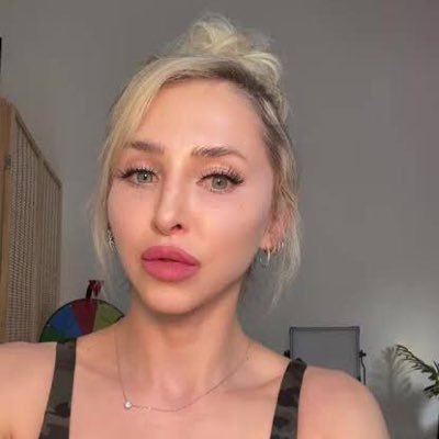 BarbaraJonb9ta's profile picture. God fearing person ☺️