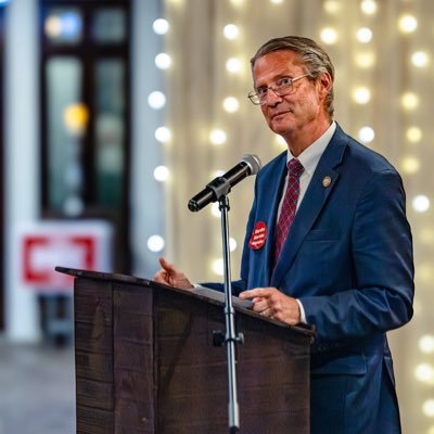 T1mburchett's profile picture. Married to Kelly. Father to Isabel. Former state legislator. Fiscally conservative Republican.🇺🇸