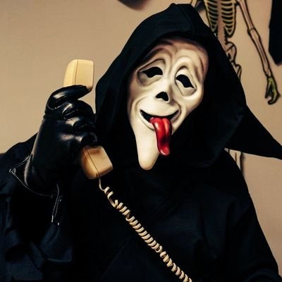 souzguuh1's profile picture. Orgulhoso em ser Woke & de Mestrar RPGs⚔️ 🎲

Editor de Vídeo e Áudio ✂ 🎞; Host de Podcast (HFC)🎙;
Criticuzinho de Letterboxd;
Roteirista e Designer Gráfico