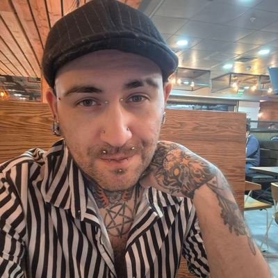 Vlexander5's profile picture. 30 hells experienced  🔥 // Gaymer 🎮 //  Tiger of Lust 🐅 // Chilean // Géminis ♊