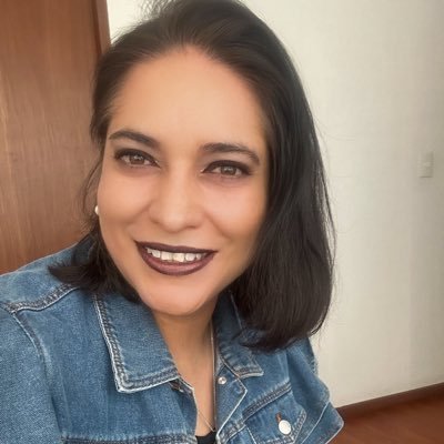lilianadeluna's profile picture. Especialista en Imagen Pública y Comunicación | Consultora para el logro de objetivos a través de la imagen | Autora de “Imagen por Objetivo” (2023).