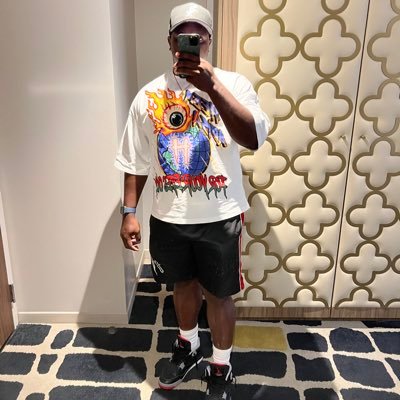 Staven1300's profile picture. Heroes Come And Go, But Legends Are Forever 8.24 💔🐍 1300 📍LLS9👼🏾 LLJ 💜👼🏾