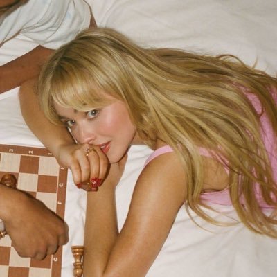 f0lklorefairy's profile picture. gosto de vampiros e faço piadas ruins