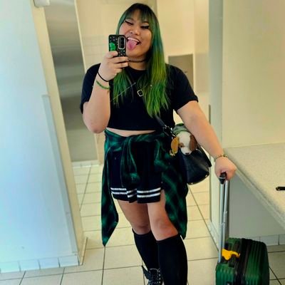Girlie_Greenie's profile picture. your greenest girl :3 totally real, silly, and sfw!! 🥰💚✨ she/her 🌱 and yes I'm grand (iykyk 🤭)