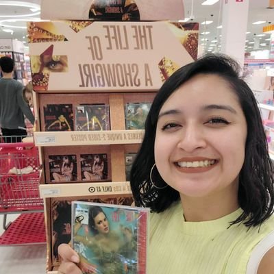 finallyclean278's profile picture. 29🇲🇽 Teacher// Taylor Swift & The Marías❤ Swiftie since 2009🧣// Seen Taylor Swift 4 times and The Marías 3🎤
