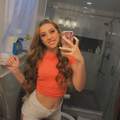 mistressemina8's profile picture. 