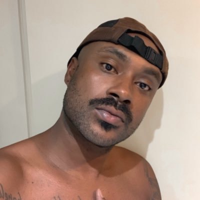 santopretto's profile picture. 