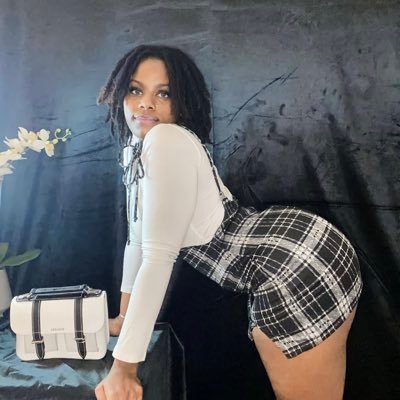 theyloveeyana_'s profile picture. model