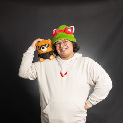 rachel_sheikh's profile picture. .go enthusiast | she/her 🏳️‍⚧️🏳️‍🌈 | infra specialist for fintech, video, and video games 👊