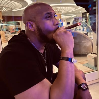 Screenwriter502's profile picture. 🎬 Actor | 💻 Screenwriter | 🏋🏾‍♂️ 3x certified Health & Life Coach & Personal Trainer. Helping you live your best story.  📩 DM for collabs or coaching