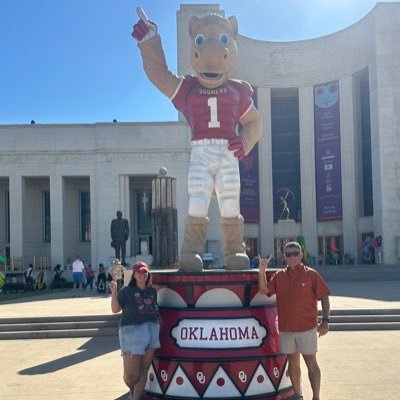 Armywifelong's profile picture. 