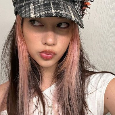 ibuprooofeno's profile picture. ⠀⠀⠀🪽⠀everyone⠀loves⠀paved⠀the⠀way.