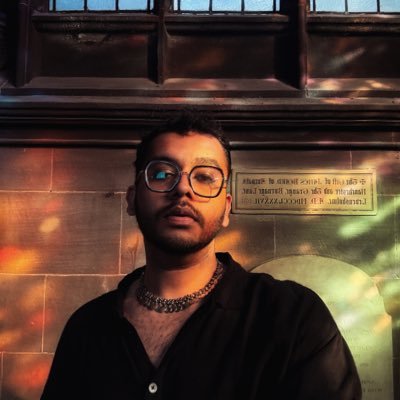 pettyparthy's profile picture. i named cocktails for a living once.