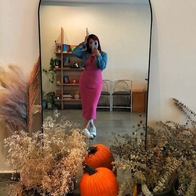 Effatthyma_'s profile picture. Escritora::Comunicación y Redes Sociales::Amor y Café::Literatura, O & R ::Hojas secas al pisar, Música, Cine, Carritos F1, Crochet y un poco de Chocolate::✨