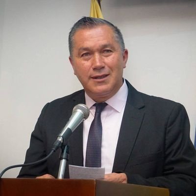 marcelinounigar's profile picture. Locutor | Periodista | Zapatero | Abogado | Candidato al Concejo de Pasto
L 🚩1️⃣3️⃣
Siempre al servicio de la comunidad