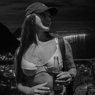 yslor9's profile picture. 