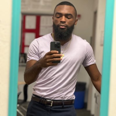 Owner of FreshCutFridays @_fcf__ Ft Myers, Fl . 07/24 The Chiropractor