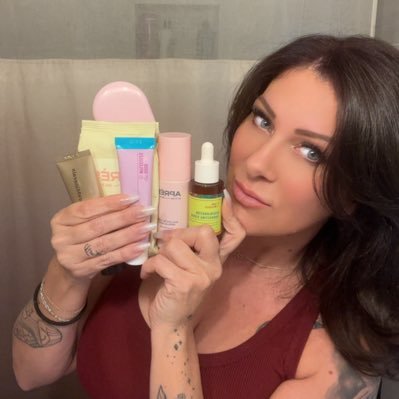CauseJackie77's profile picture. Skincare Boss w/a license👩🏼‍🔬 Glow-ups, & beauty hacks! New  bestie, but with derm knowledge. Confidence, non-negotiable 💋