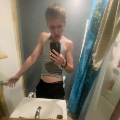 CursfulBear's profile picture. 