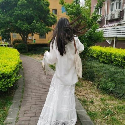 Ssfdfddfd's profile picture. 저는 영화와 음악을 좋아하고, 카페에서 책을 읽거나 새로운 장소를 탐험하며 휴식을 취하며 하루를 보내는 것도 좋아합니다.