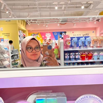 itsmelianif's profile picture. panggil aja lia🙋🏻‍♀️