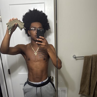 PopsGetGuap's profile picture. 