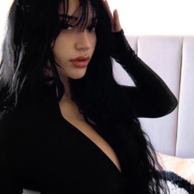 pakezaah's profile picture. — yeh dil sambhal toh le zara