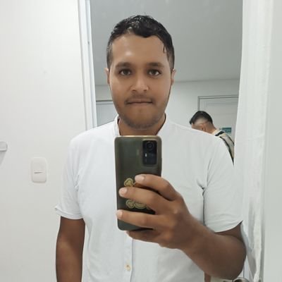 Yonntastic's profile picture. Ingeniero físico 60%