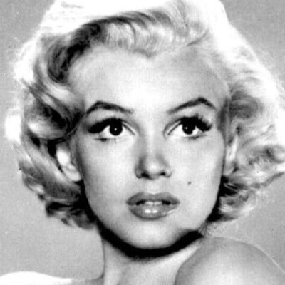 momo_film_'s profile picture. 観たい映画がある限り死ねない📽🪄︎︎ 誰かの一生物の花束のような脚本を書くことが夢💭‧˚☘︎︎ ₊⊹ 試写や寄稿などのご依頼はDMにて…🕯🫧