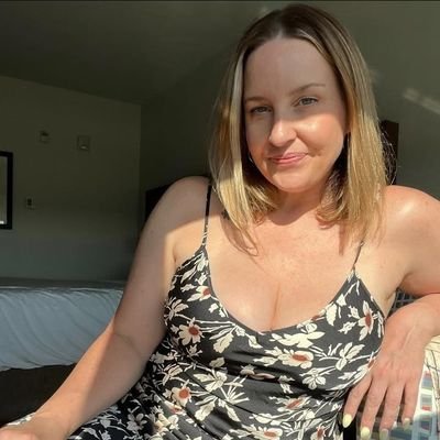 EvelynAlex90's profile picture. Evelyn Alexander 🕊️ | A heart full of love, a soul made for passion ❤️ | Believer in kindness, beauty, and second chances 🌹 | Lover of animals 🐾 — where ther