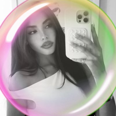 tbslbrina's profile picture. multi stan ☆ she/her 24