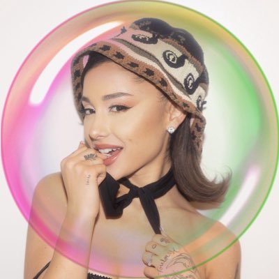 istheboydivine_'s profile picture. fan account | 19 | he/him | #1 dwbua stan my boo ari 𖦹 ☼ ⋆｡˚⋆ฺ ♡
