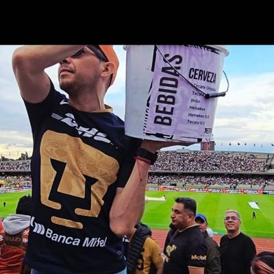 Karacolo's profile picture. live and let die 🍂