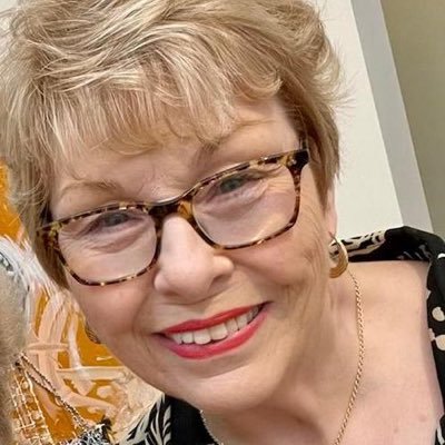 WhiteAnn18's profile picture. 