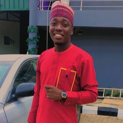 Laaycon's profile picture. Heavenly cautious Muslim, ᴀɴ ᴇɴɢɪɴᴇᴇʀ, ᴛᴏᴜʀɪsᴛ. ᴏᴘᴇɴ ᴛᴏ ᴄᴏɴsᴛʀᴜᴄᴛɪᴠᴇ ᴀɴᴅ ɪɴᴛᴇʟʟɪɢᴇɴᴛ ᴄᴏɴᴠᴇʀsᴀᴛɪᴏɴ.