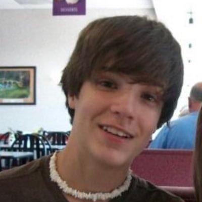 NameBrandCody's profile picture. 2020/2021 Back-2-Back #Robinhood #Stock #Trading World Champion 🏆|| Green Tree Elementary School Alumni || Yo soy estadounidense🇺🇸
