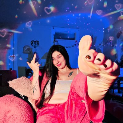 Fawn4Fae's profile picture. A feral, whimsical being with a love for money, women & being showered with riches by simps & simpettes ໒꒱ ‧₊˚ findom - femdom - feet 🦶🏻 size 8
