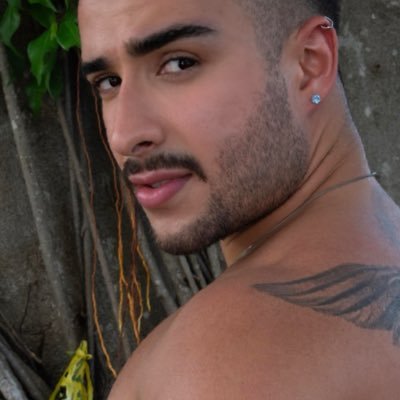 ErosHands's profile picture. top 3% in 2 weeks… Dude, Are you ready to go deep? Licensed masseur therapist🍃 FL Boca Raton 🐉 40% off on OF ⬇️👀