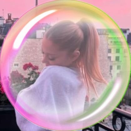 wlovsoo's profile picture. blackpink 
she/her