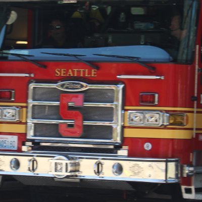 SeaTrafficCams2's profile picture. I monitor scanners, but I’m not affiliated with any agencies!
Follow @SeattleFire @SeattlePD for confirmed information.
Follow my other account @KitsapFirebuff